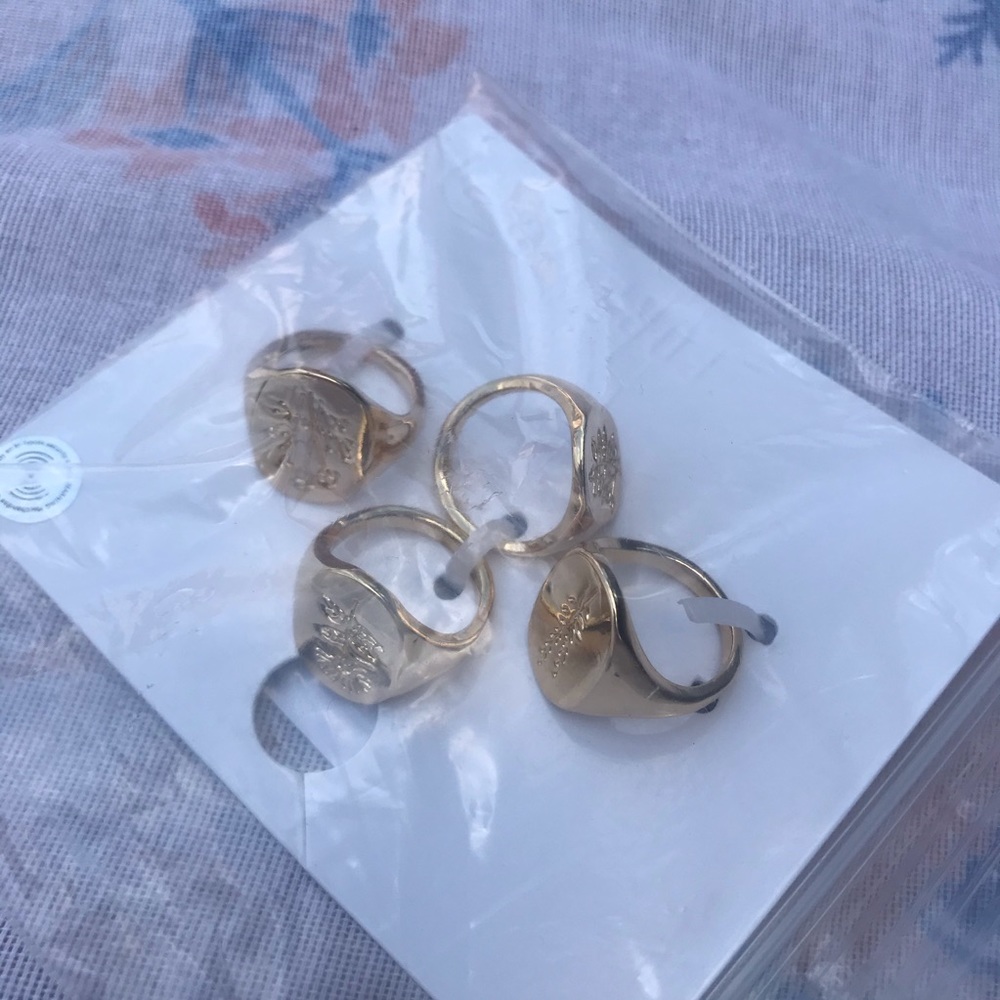 Forever21 Gold Flower Rings - Picture 9 of 10
